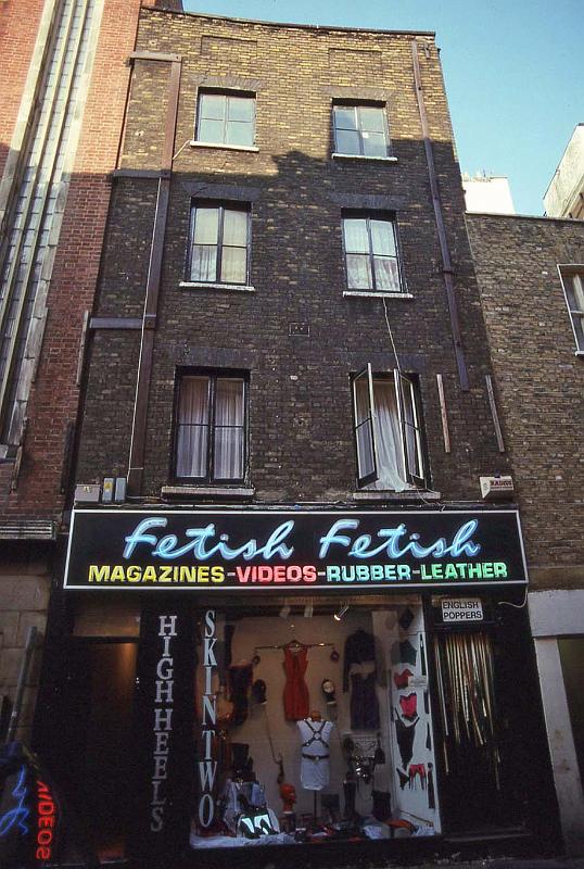 WT 2100 266-27 UK 1991.jpg